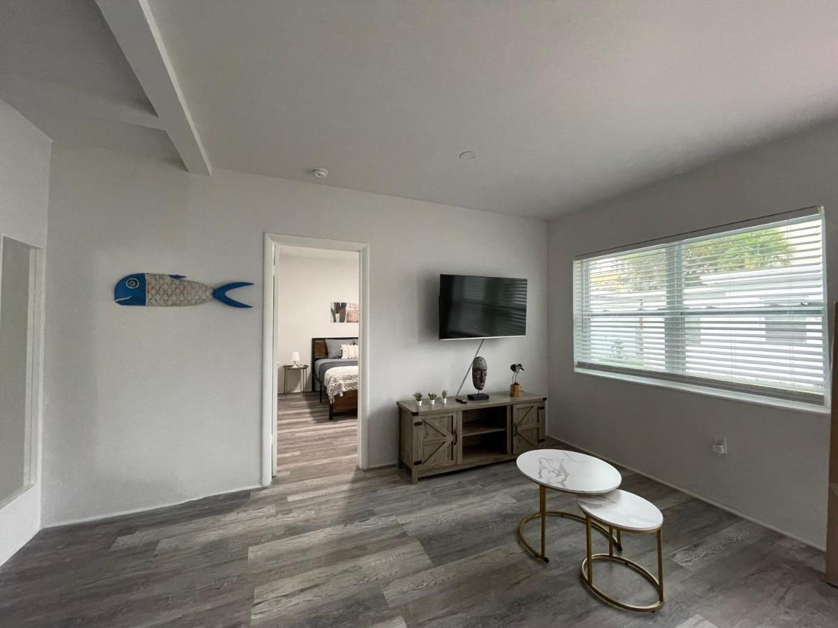 Douglas Rd Apartments Майами Экстерьер фото
