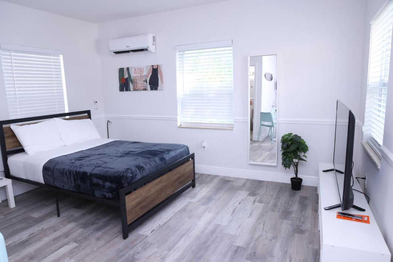 Douglas Rd Apartments Майами Экстерьер фото