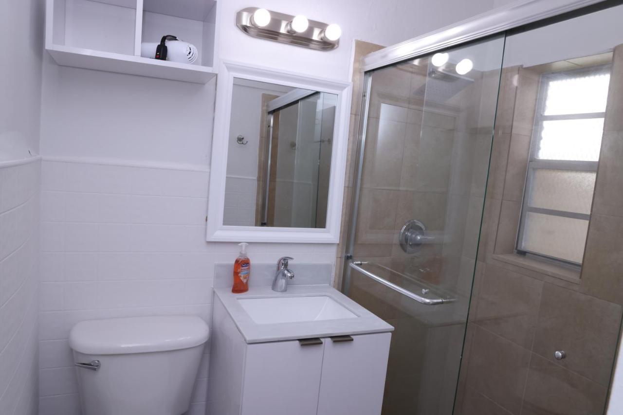 Douglas Rd Apartments Майами Экстерьер фото