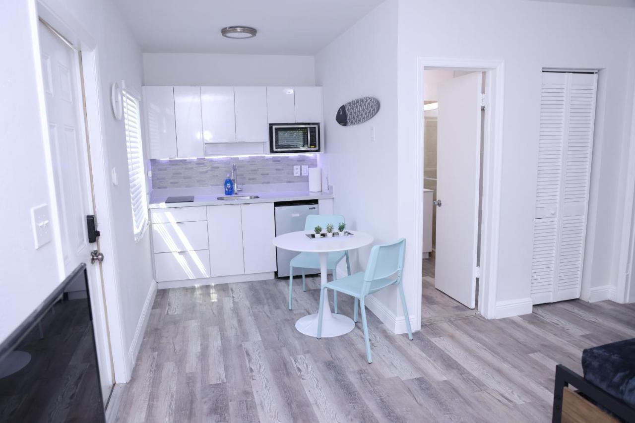 Douglas Rd Apartments Майами Экстерьер фото