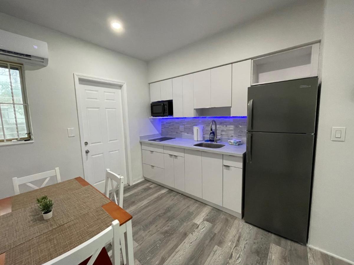 Douglas Rd Apartments Майами Экстерьер фото