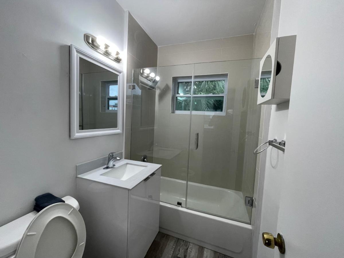 Douglas Rd Apartments Майами Экстерьер фото