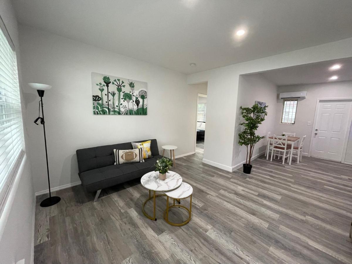 Douglas Rd Apartments Майами Экстерьер фото