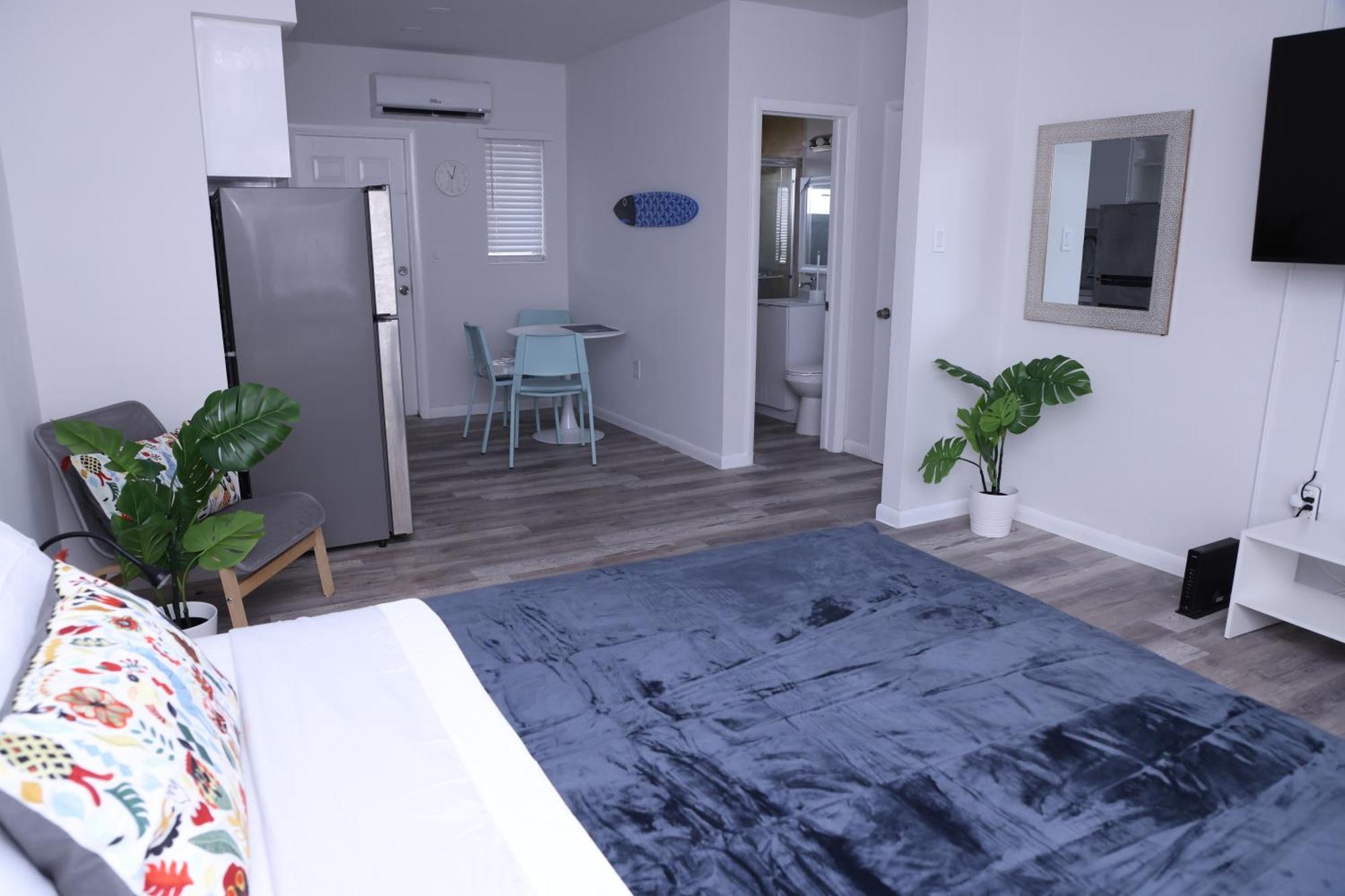 Douglas Rd Apartments Майами Экстерьер фото