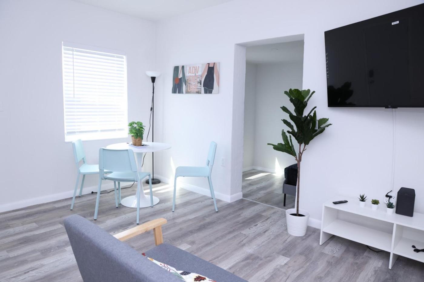 Douglas Rd Apartments Майами Экстерьер фото