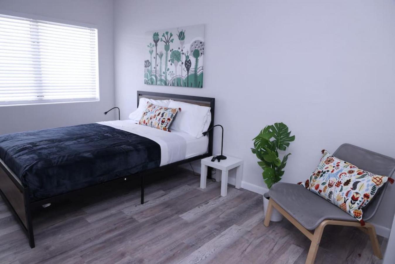 Douglas Rd Apartments Майами Экстерьер фото