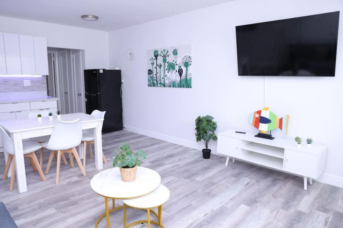 Douglas Rd Apartments Майами Экстерьер фото