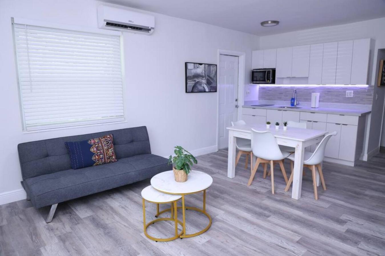 Douglas Rd Apartments Майами Экстерьер фото